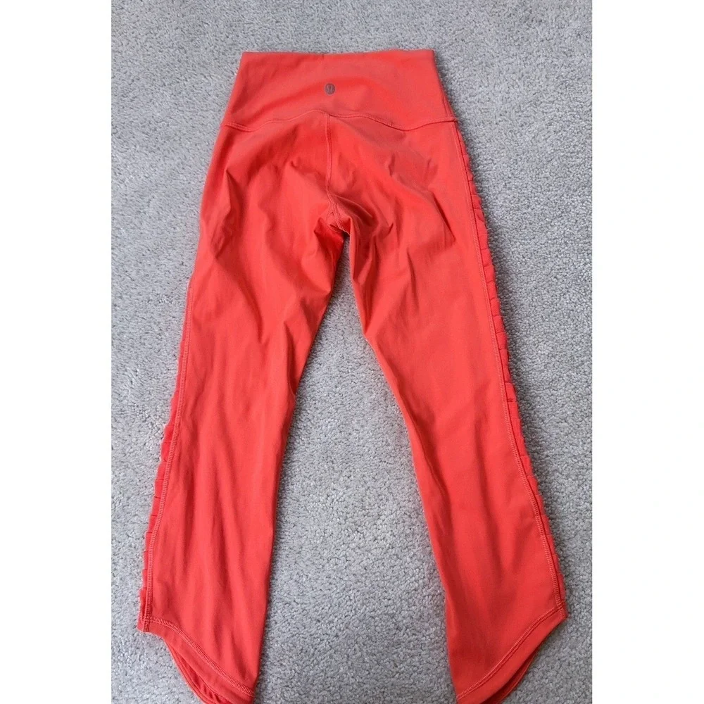 Lululemon Sunshine Salutation Cropped Leggings Size 2 EUC